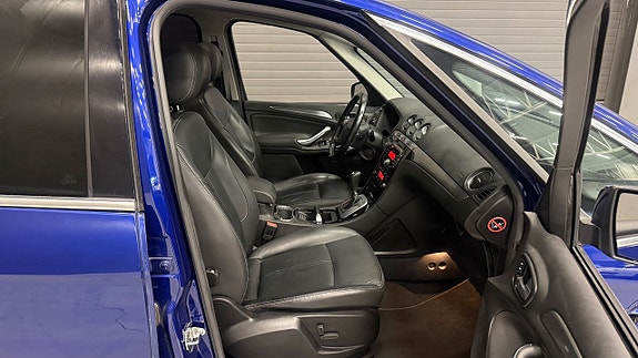 Ford S-MAX 18 of 29