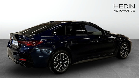 BMW i4 2 of 9