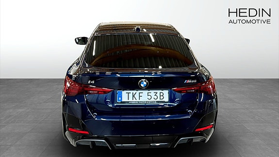 BMW i4 7 of 9