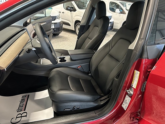 Tesla Model 3 12 of 24