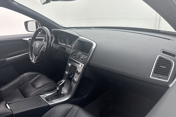 Volvo XC60 14 of 14