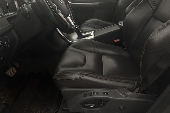 Volvo XC60 9 of 14