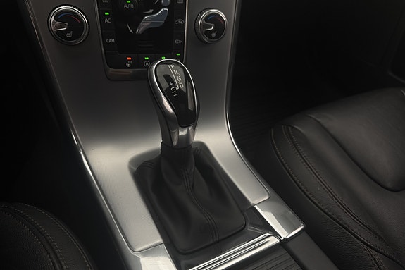 Volvo XC60 12 of 14