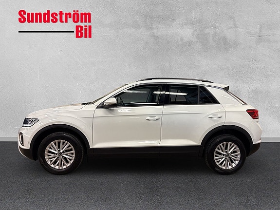 Volkswagen T-Roc 3 of 23