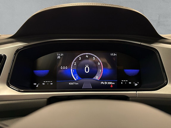 Volkswagen T-Roc 14 of 23