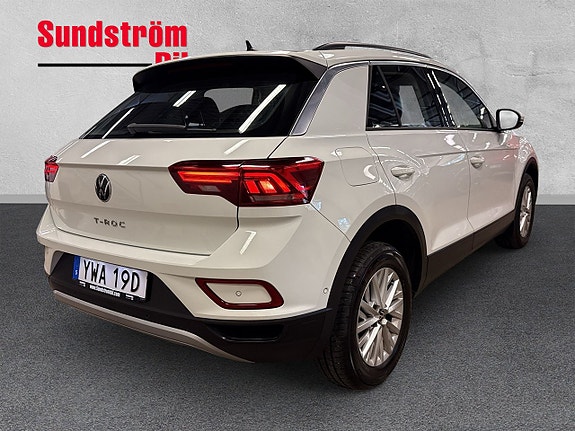 Volkswagen T-Roc 6 of 23