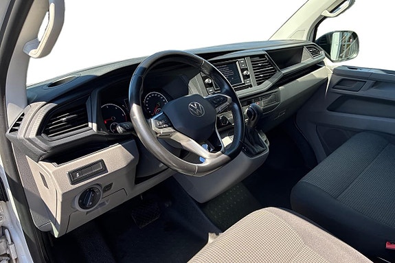 Volkswagen Transporter 12 of 17