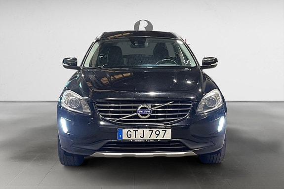 Volvo XC60 10 of 17