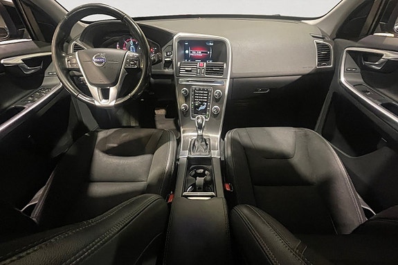 Volvo XC60 11 of 17