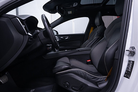 Volvo S60 11 of 26