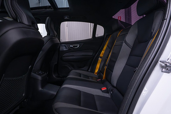 Volvo S60 14 of 26