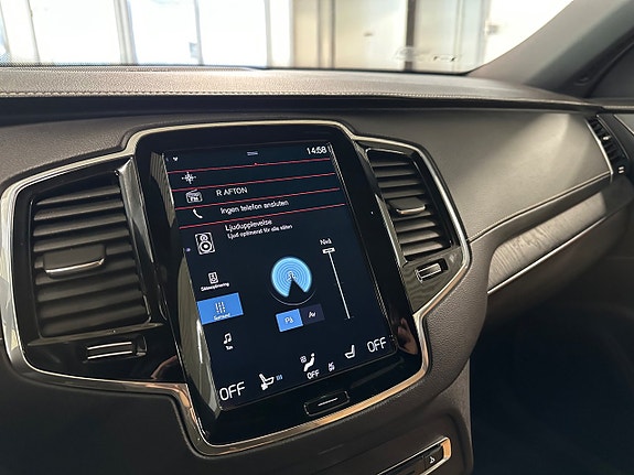 Volvo XC90 21 of 27