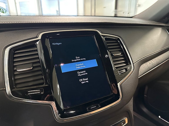 Volvo XC90 27 of 27