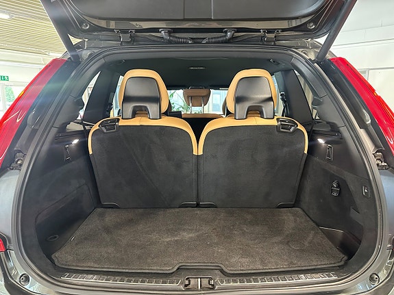 Volvo XC90 5 of 27