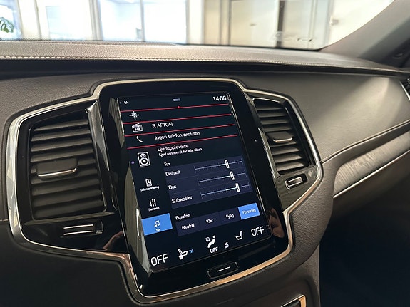 Volvo XC90 20 of 27
