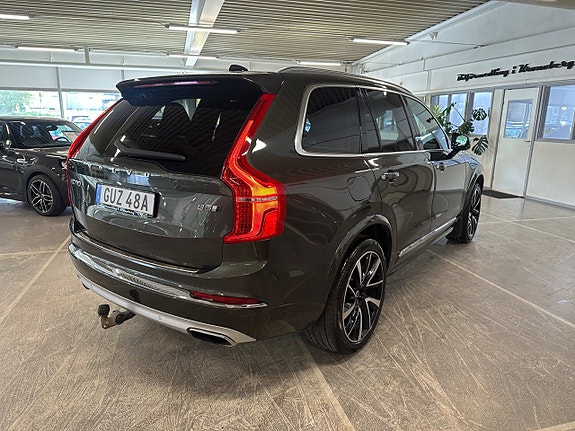 Volvo XC90 3 of 27