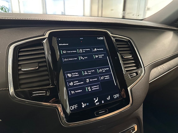Volvo XC90 23 of 27