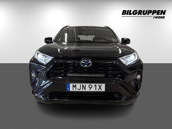 Toyota RAV4 2 of 17