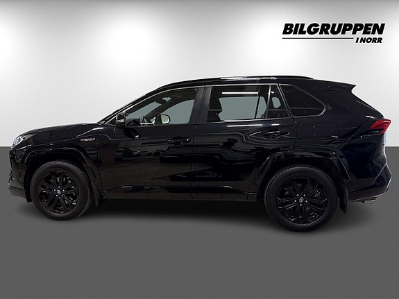 Toyota RAV4 4 of 17