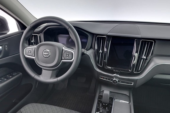 Volvo XC60 8 of 17