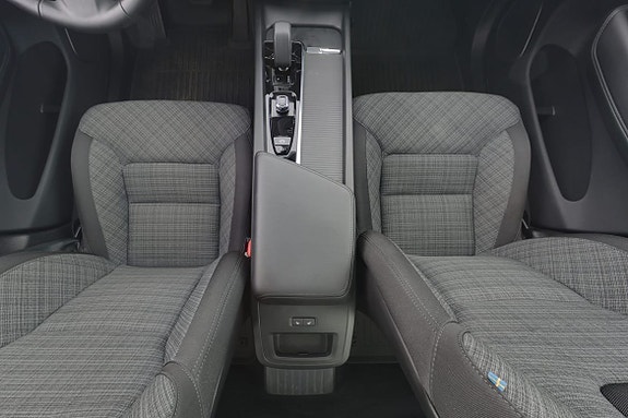 Volvo XC60 9 of 17