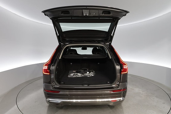Volvo XC60 16 of 17
