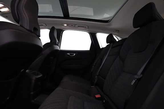 Volvo XC60 10 of 17