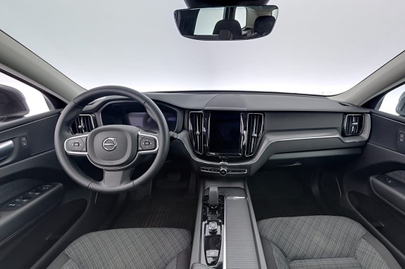 Volvo XC60 7 of 17