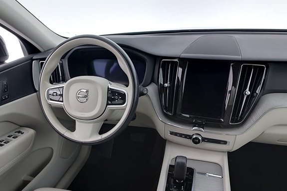 Volvo XC60 8 of 18