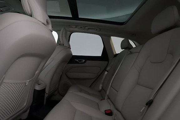 Volvo XC60 10 of 18
