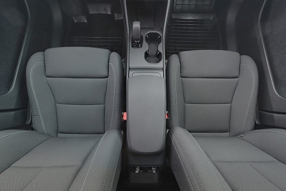 Volvo EX40 9 of 18