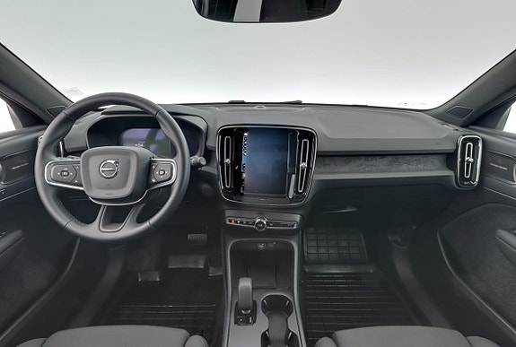 Volvo EX40 7 of 18