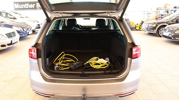 Volkswagen Passat 17 of 18
