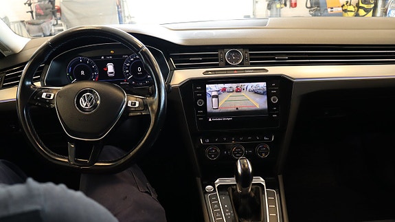 Volkswagen Passat 16 of 18