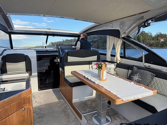 Grandezza 34 OC | Volvo Penta D6-370 - 2018 5 of 12