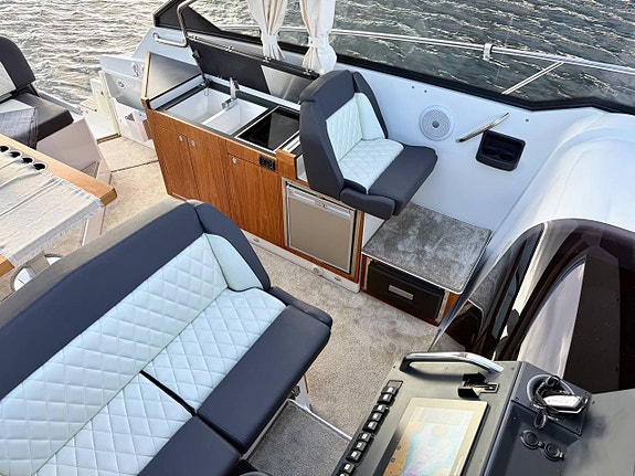 Grandezza 34 OC | Volvo Penta D6-370 - 2018 7 of 12