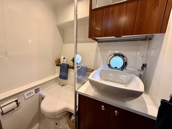 Grandezza 34 OC | Volvo Penta D6-370 - 2018 11 of 12