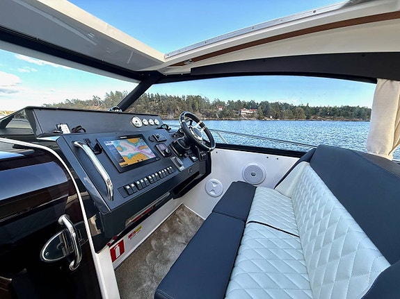 Grandezza 34 OC | Volvo Penta D6-370 - 2018 8 of 12