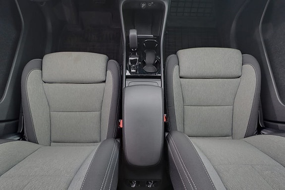 Volvo XC40 9 of 17
