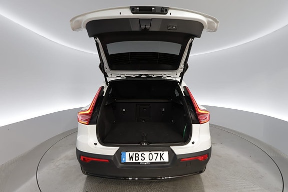 Volvo XC40 16 of 17