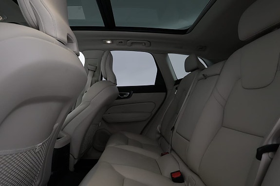Volvo XC60 10 of 18