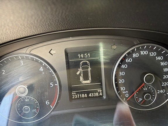 Volkswagen Sharan 18 of 23