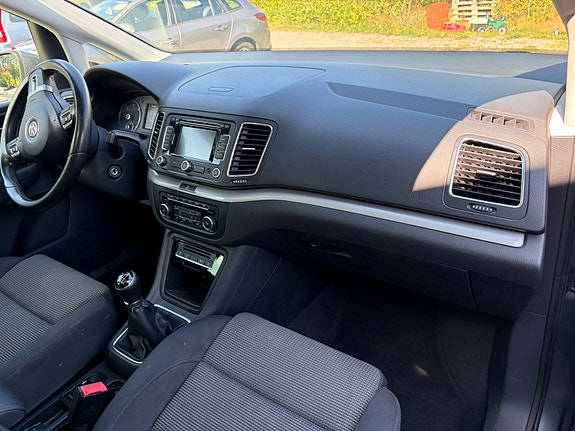 Volkswagen Sharan 12 of 23