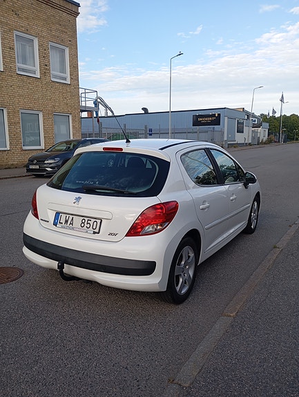 Peugeot 207 3 of 8