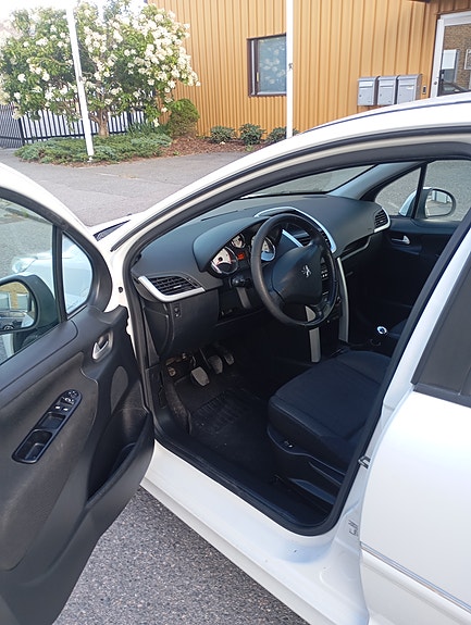 Peugeot 207 5 of 8