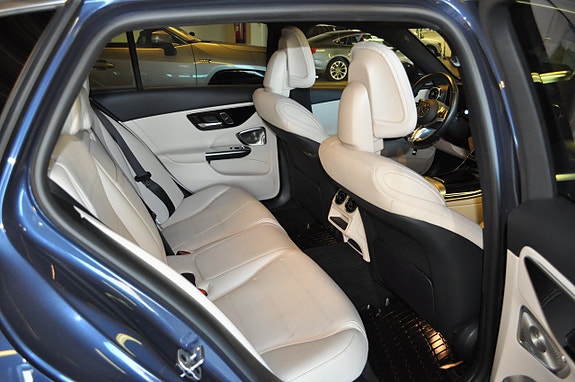 Mercedes-Benz C300 de 16 of 18