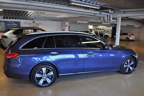 Mercedes-Benz C300 de 2 of 18