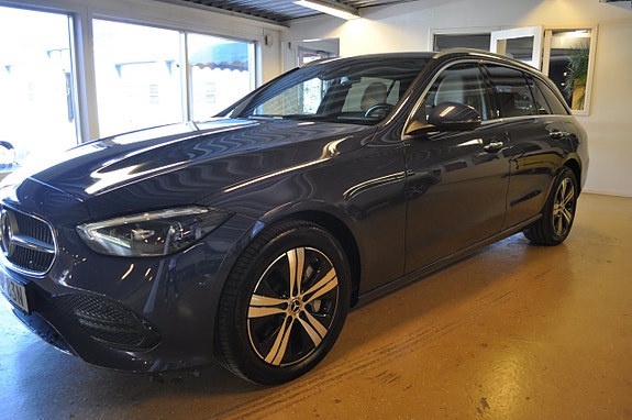 Mercedes-Benz C300 de 4 of 18