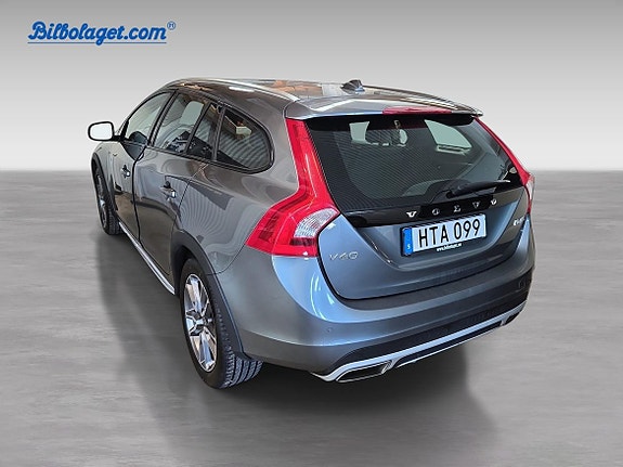 Volvo V60 Cross Country 5 of 10