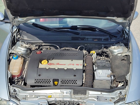 Alfa Romeo GT 9 of 20